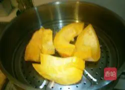 Illustration of how to make sunflower steamed cake 5