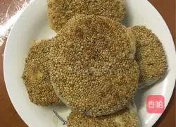Illustration of how to make sesame seed cakes 9