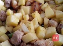 Illustration of how to make potato and pork belly braised rice 2