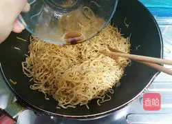 Illustration of home-style fried noodles with colorful vegetables 7
