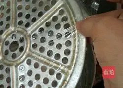 Illustration of how to make leek dumplings 12