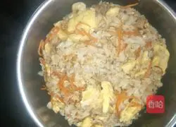 Illustration of how to make carrot and egg fried rice 7