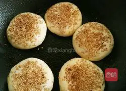 Illustration of how to make hollow sesame cakes 14