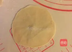 Illustration of how to make dumplings stuffed with sophora flower stuffing 8