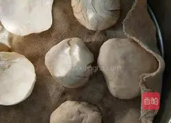 Illustration of how to make carrot juice steamed buns 11