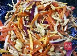 Illustration of how to make colorful fried noodles 9