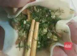 Illustration of how to make fennel-filled dumplings with thin skin and unbreakable skin 12