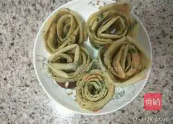 Illustration of how to make chive pancake rolls 16