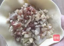 Illustration of how to make cabbage and pork pie 9