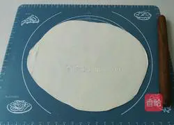 Illustration of how to make chive layer cake 3