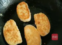 Illustration of how to make salty steamed buns 7