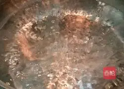 Illustration of how to make leek, egg, fried dough sticks and meat dumplings 10