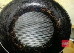 Illustration of how to make egg and meat pancakes 3