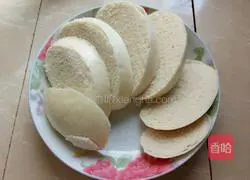 Illustration of how to make fried egg steamed bun slices 2