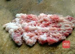 Illustration of how to make cabbage and pork dumplings 4