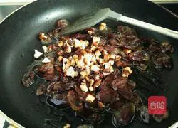 Illustration of how to make sausage braised rice 5