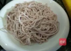 Illustration of how to make three fresh fried noodles 1