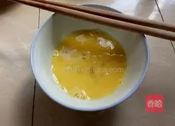 Illustration of how to make fried egg steamed bun slices 3
