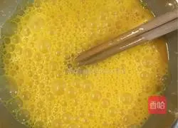 Illustration of how to make three fresh stuffed dumplings 6