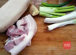 Illustration of how to make lotus root and pork dumpling stuffing 2