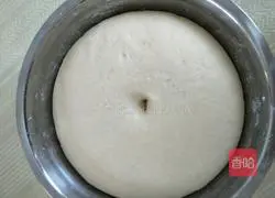 Illustration of how to make pork, cabbage and stuffed buns 10