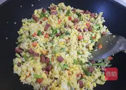 Illustration of how to make fat and fragrant fried rice 5