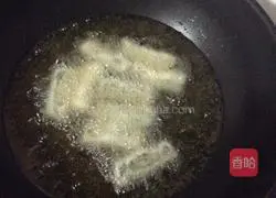 Illustration of how to make sesame rolls with dumpling wrappers 7