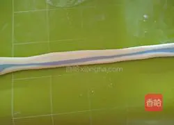 Illustration of how to make conch-shaped steamed buns with meat buns 8