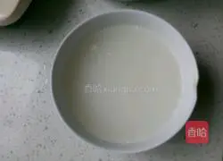 Illustration of how to make shell steamed buns 1