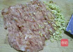 Illustration of how to make cabbage and dumpling stuffing 4