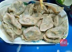 Illustration of how to make leek and shrimp dumplings 7