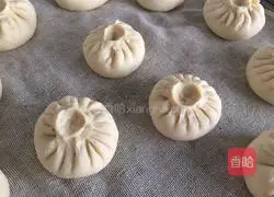Illustration of how to make pickled cabbage buns 11