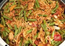 Illustration of how to make delicious steamed braised noodles 12