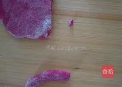 Illustration of how to make mother chicken and her children (steamed buns) 12