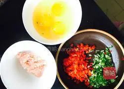 Egg with whole grains and minced meat Illustration of making rice cakes 1