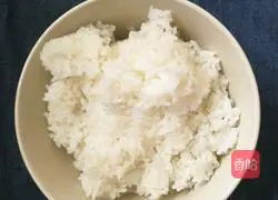 Illustration of how to make tomato and egg fried rice 1