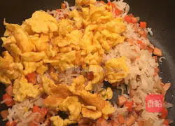 Illustration of how to make Sanding Egg Fried Rice 12