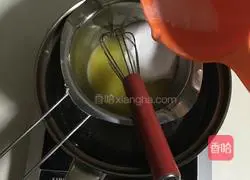 Illustration of how to make coconut cake 6