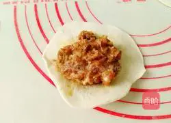 Illustration of how to make sauced pork buns 10