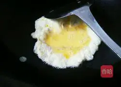 Illustration of how to make stir-fried noodles with eggs and cabbage 6