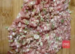 Illustration of how to make radish-filled meatloaf 2