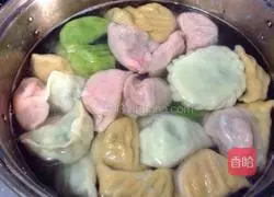 Illustration of how to make meat, three fresh and colorful dumplings 9