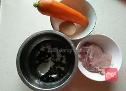 Carrot and fungus lean meat Illustration of how to make dumplings 1