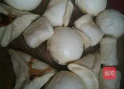 Illustration of how to make steamed buns with sugar horn oil rolls 14