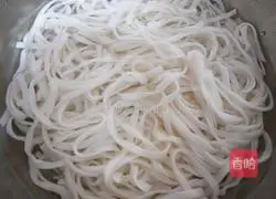 Illustration of how to make fried rice noodles 1