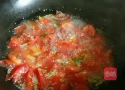 Illustration of how to make fried steamed buns with tomatoes 3