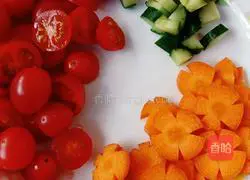 Illustration of how to make noodles with oyster sauce and tomato sauce 1