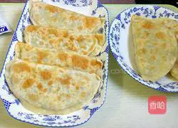 Illustration of how to make chives, shrimps and egg pancakes 14