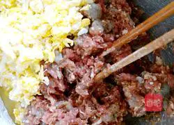 Illustration of how to make meat and three fresh dumplings 8