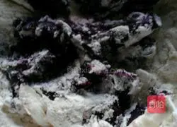 Illustration of how to make two-color purple potato flower steamed buns 5